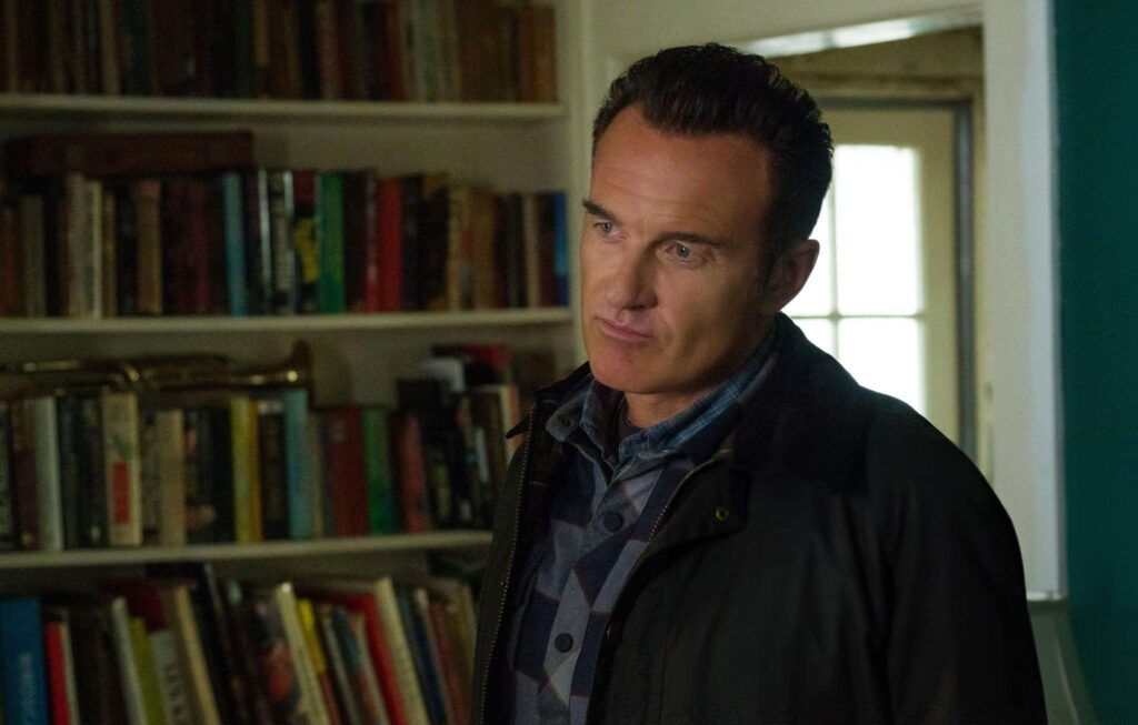 Julian McMahon 